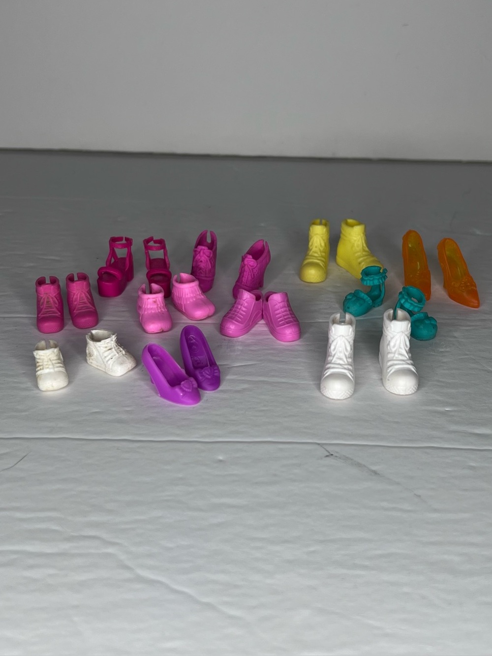 Barbie Doll Shoe Lot of 10 pairs Skipper, Stacie and Kelly Sized Shoes Lot E